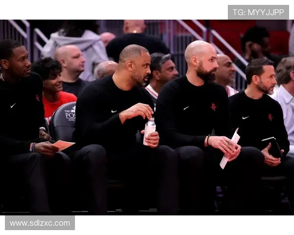 火箭队与雄鹿队精彩比赛视频回放